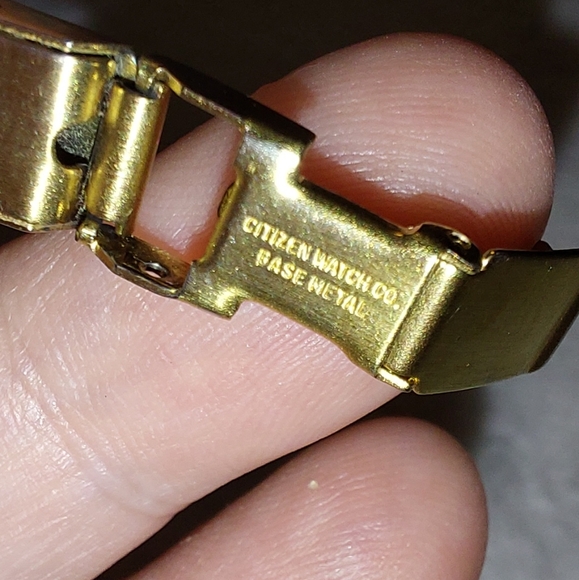 Citizen Gold Quartz Watch - Picture 5 of 5